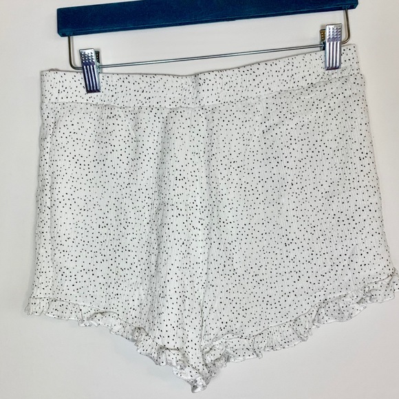 White ruffle high waisted shorts Medium - Picture 4 of 8
